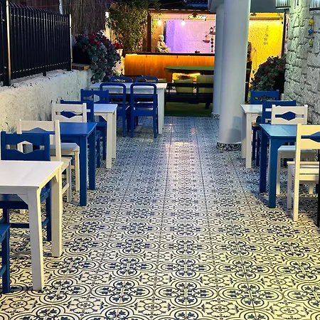 Talles Suit Cesme